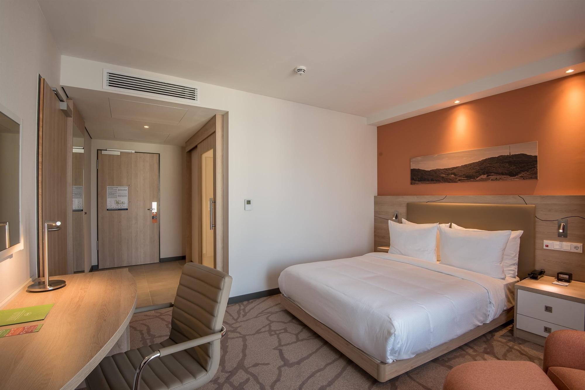 Hampton By Hilton Hotel 3*