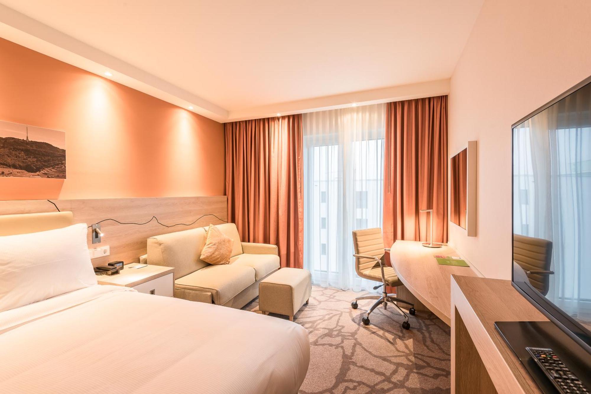 Hampton By Hilton 3*