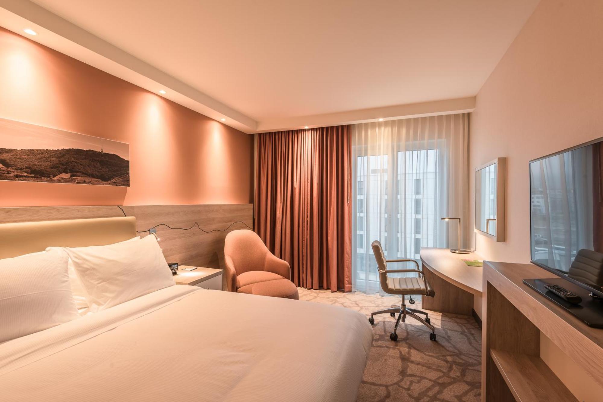 Hotel Hampton By Hilton 3*